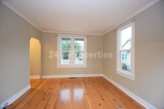 212 Jefferson St in Oregon City, OR - Building Photo - Building Photo