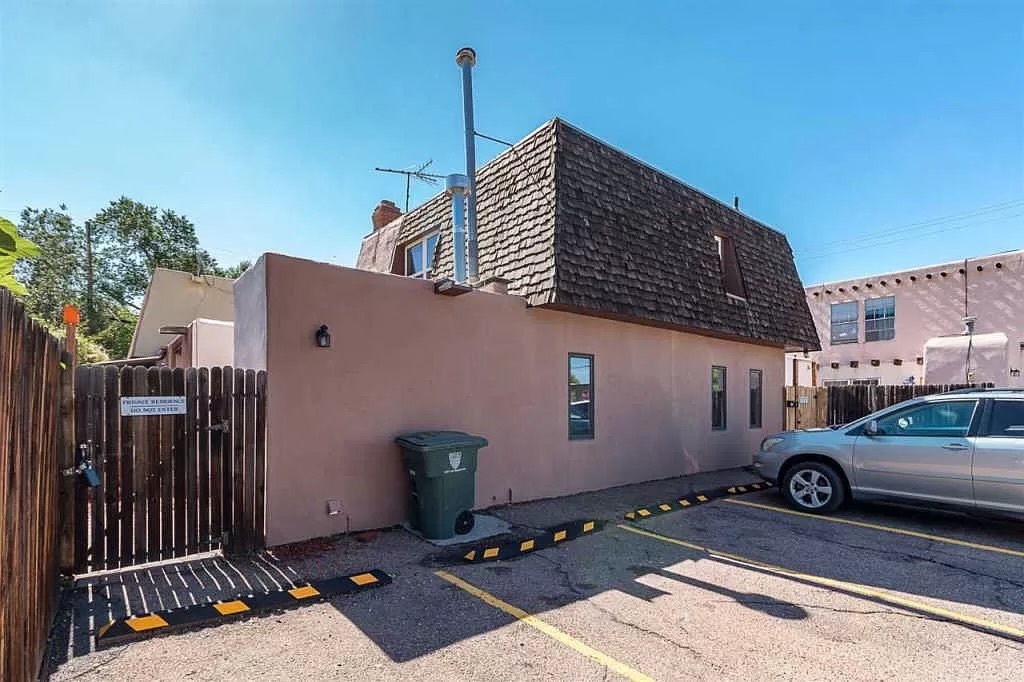 1043 W Don Diego Ave in Santa Fe, NM - Foto de edificio