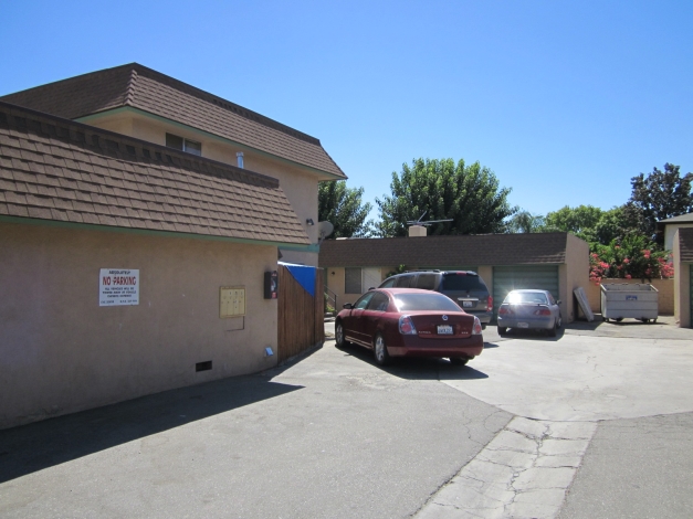 3947 Soranno Ave in Bakersfield, CA - Building Photo - Building Photo