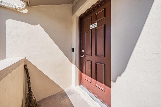 2497 Heron Terrace in Clearwater, FL - Building Photo - Building Photo