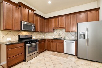 9420 Savannah Holly Dr in Houston, TX - Building Photo - Building Photo