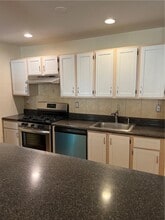 5 Klint Ct in Nanuet, NY - Building Photo - Building Photo