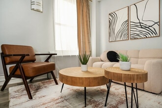 234 W 73rd St in New York, NY - Foto de edificio - Building Photo