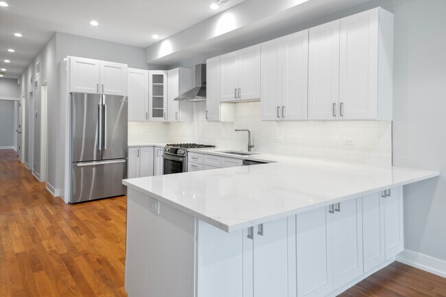 1339 N Noble St, Unit # 02 in Chicago, IL - Building Photo - Building Photo