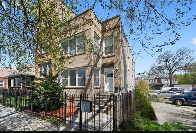 411 N Hamlin Ave in Chicago, IL - Building Photo