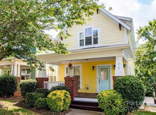 property at 315 Woodvale Pl