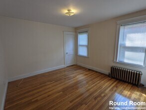 74 Colborne Rd, Unit 1 in Boston, MA - Foto de edificio - Building Photo