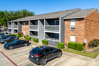 Creekstone in Dallas, TX - Foto de edificio - Building Photo