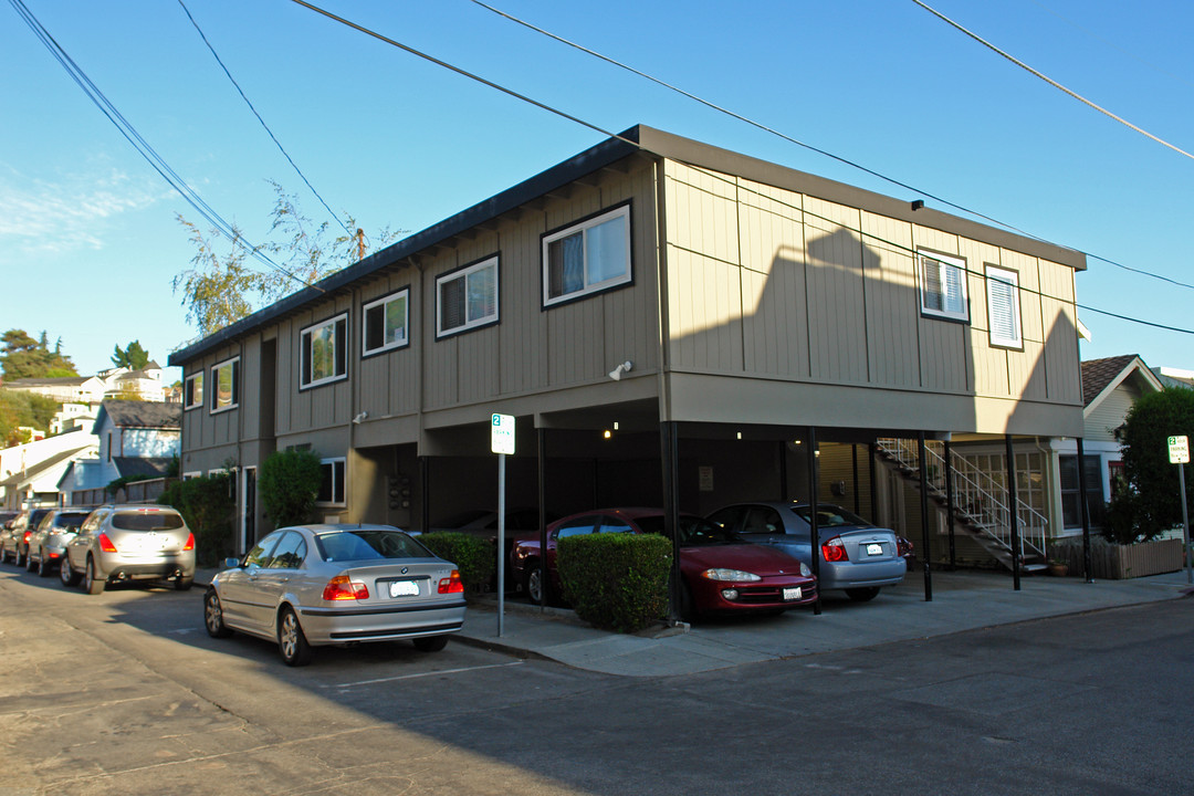 207 Cherry Ave in Capitola, CA - Building Photo