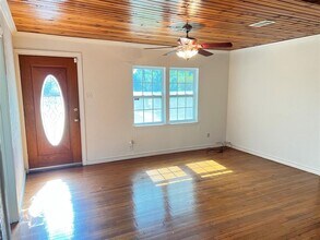 2012 Maxwell Ln in Austin, TX - Building Photo - Building Photo