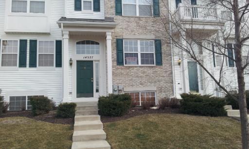 14527 Patriot Square Dr E in Plainfield, IL - Foto de edificio