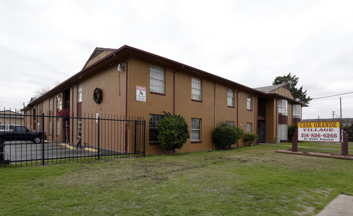 Casa Grande Villas in Dallas, TX - Foto de edificio