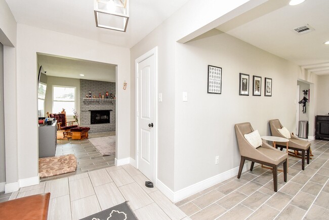 9235 Pecos St in Houston, TX - Building Photo - Building Photo