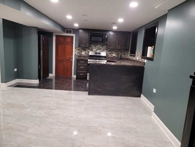 property at 6164 N Hamilton Ave