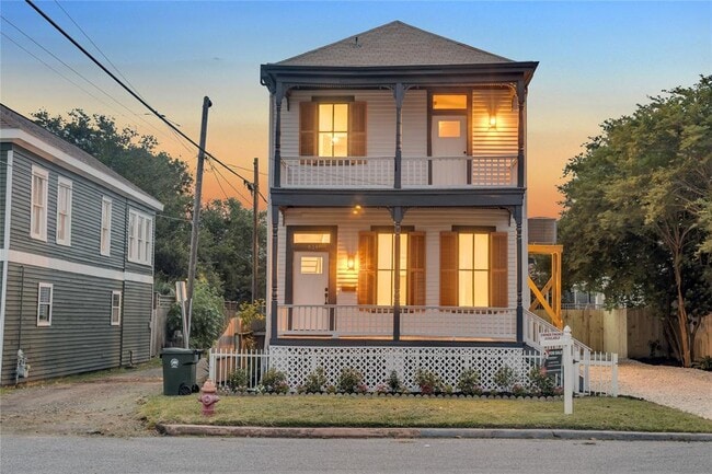 614 11th St in Galveston, TX - Building Photo - Building Photo
