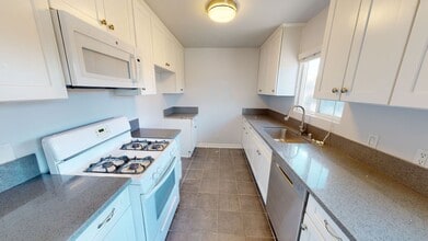 626 Kew in Inglewood, CA - Foto de edificio - Interior Photo