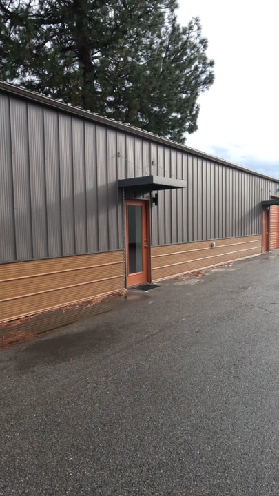 7736 N Government Wy in Dalton Gardens, ID - Building Photo