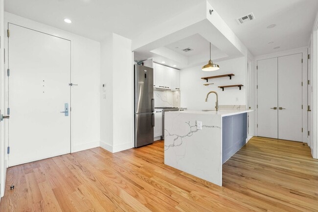 627 DeKalb Ave in Brooklyn, NY - Building Photo - Building Photo