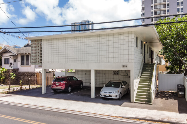 1213 Rycroft St in Honolulu, HI - Foto de edificio - Building Photo