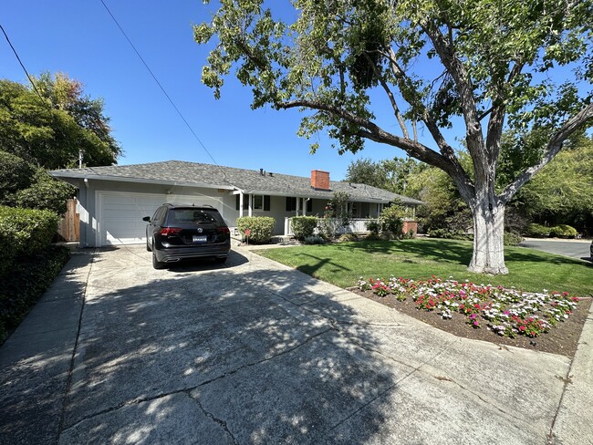 61 Geary Ct in Walnut Creek, CA - Foto de edificio - Building Photo