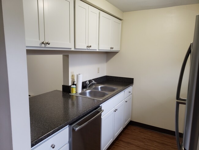 37 4th Ave in Oswego, NY - Building Photo - Building Photo