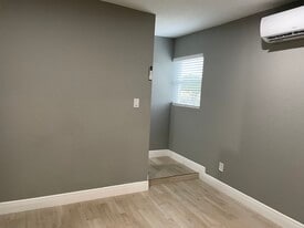 1331 Manor Dr in Kissimmee, FL - Building Photo