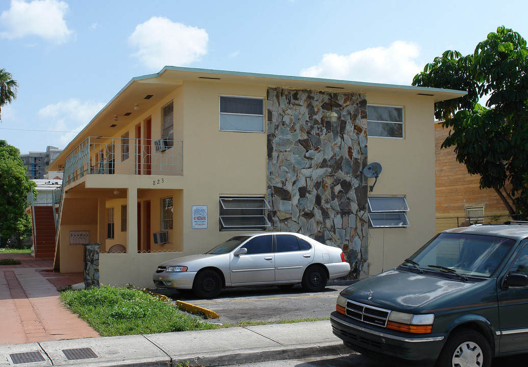 823 SW 4th St in Miami, FL - Building Photo