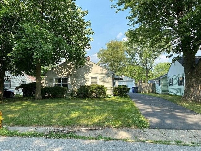property at 1032 N Korby St
