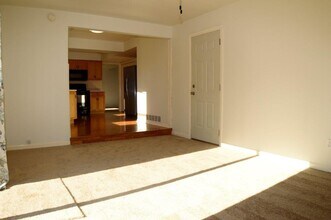 2420 Deerwood Dr in Fort Wayne, IN - Building Photo - Building Photo