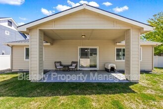319 N Baxter Way in Eagle, ID - Building Photo - Building Photo