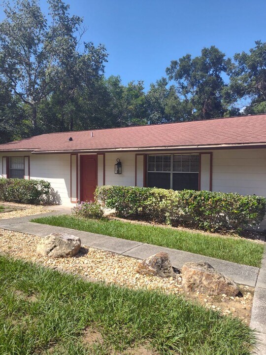 10112 N Deltona Blvd in Citrus Springs, FL - Building Photo