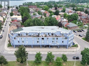 400 York Blvd in Hamilton, ON - Building Photo - Building Photo