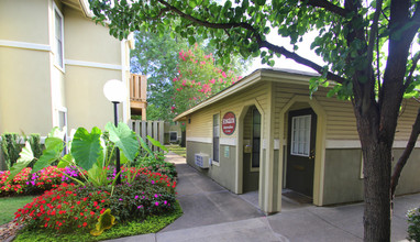 Foxglen Apartments in Little Rock, AR - Building Photo - Building Photo