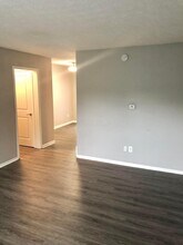 5694 Crossing Ct in Columbus, OH - Building Photo - Building Photo
