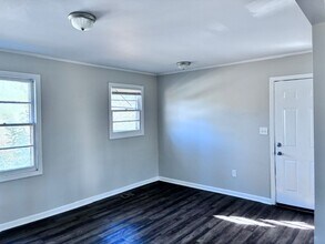 70 Lakeside Dr in Childersburg, AL - Building Photo - Building Photo