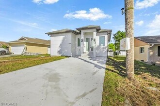 11607 Pawley Ave in Bonita Springs, FL - Building Photo - Building Photo