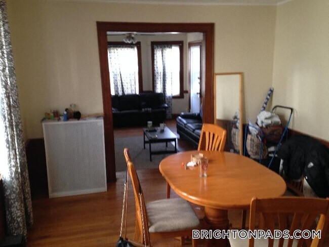 58 Brock St in Boston, MA - Foto de edificio - Building Photo