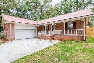 2823 Lake Silver Rd in Crestview, FL - Building Photo