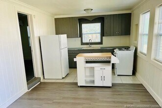 4160 NE Indian River Dr in Jensen Beach, FL - Building Photo - Building Photo