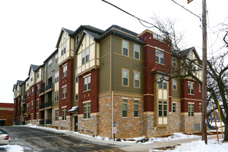 Wingra Shores in Madison, WI - Building Photo - Building Photo