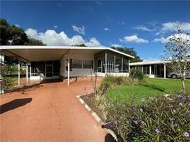 11 Woodland Cir in Haines City, FL - Building Photo