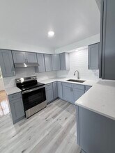 4656 W 87th St in Chicago, IL - Building Photo - Building Photo