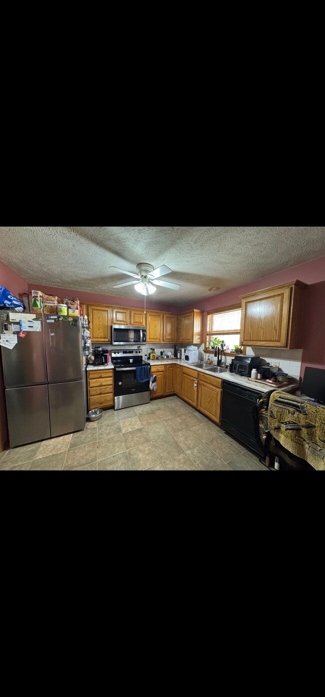 2571 N West Ave in Springfield, MO - Building Photo - Building Photo