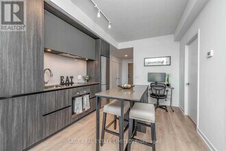 225 Sumach St in Toronto, ON - Building Photo - Building Photo