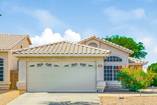 375 W Bruce Ave in Gilbert, AZ - Building Photo
