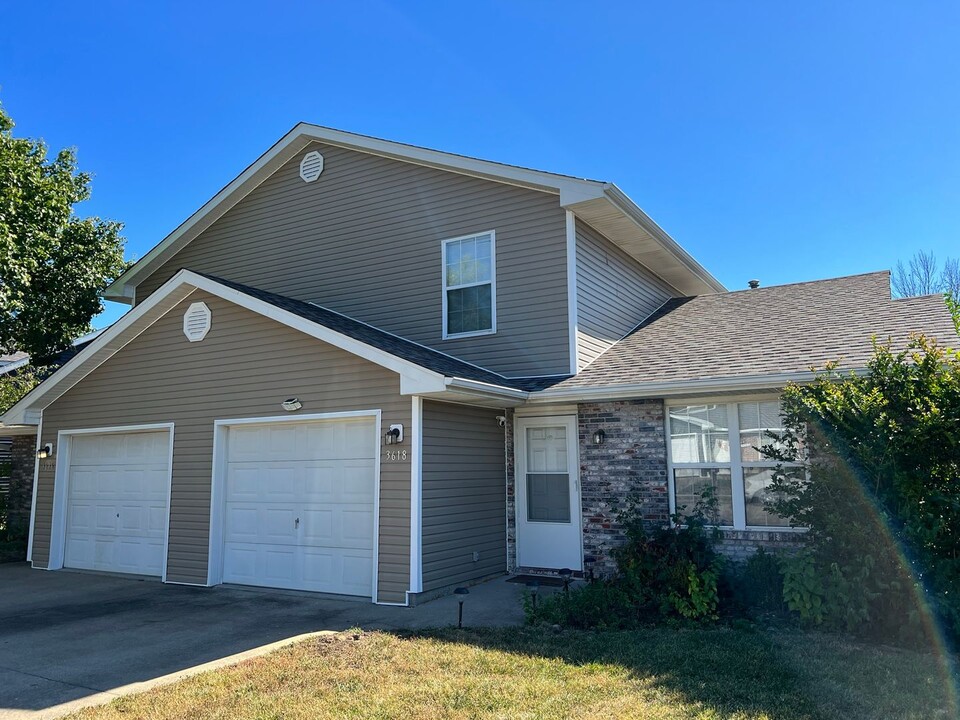 3616-3618 Pimlico Dr in Columbia, MO - Foto de edificio