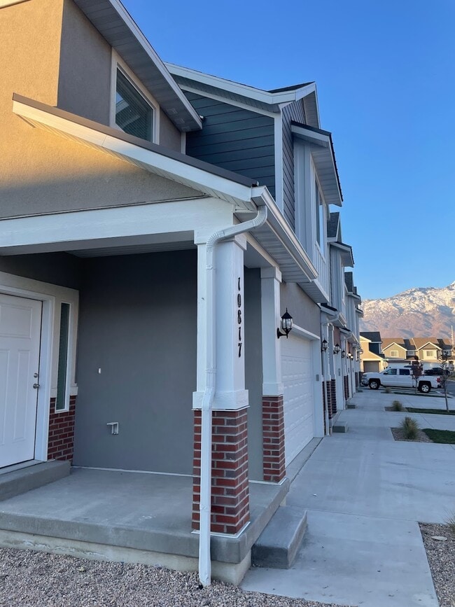 10817 N Black Shale Loop in Highland, UT - Foto de edificio - Building Photo