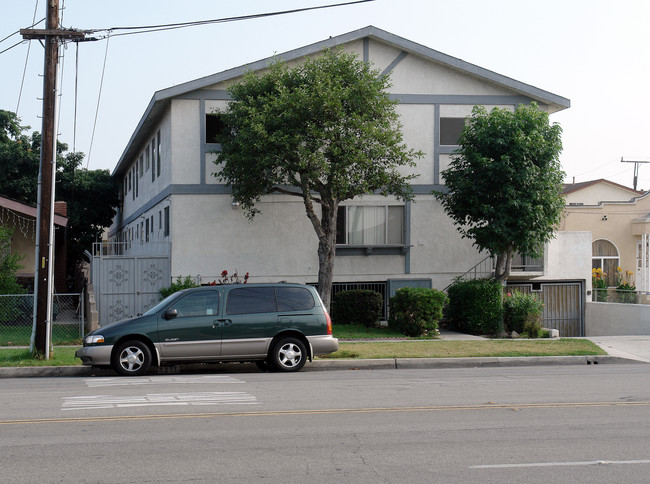 4211 W 147th St in Hawthorne, CA - Foto de edificio - Building Photo