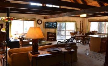 1366 Donner Ln in South Lake Tahoe, CA - Building Photo - Building Photo