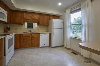 532 W Broadway in Granville, OH - Building Photo - Building Photo